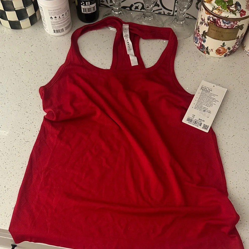 NWT lululemon Swiftly Tech Racerback Tank - RARE Red - Picture 5 of 9